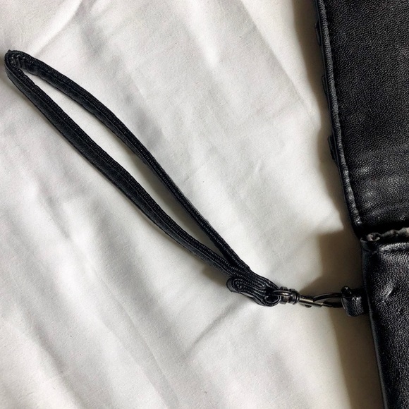 Vintage leather clutch w/ gunmetal studs - Picture 3 of 8